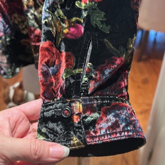 Pilcro ANTHROPOLOGIE crushed velvet floral blouse LRG - Picture 5 of 9